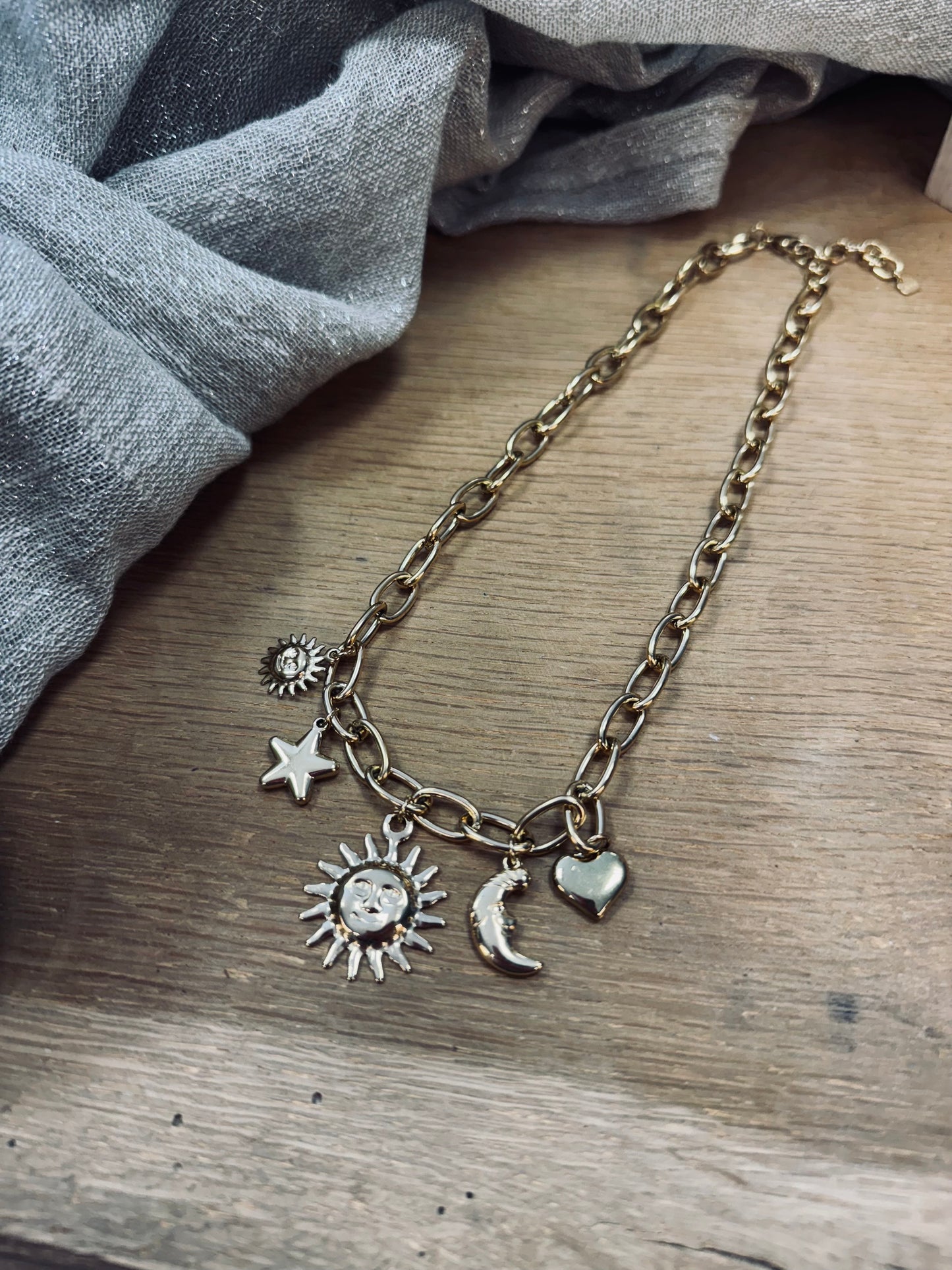 Collier Sun