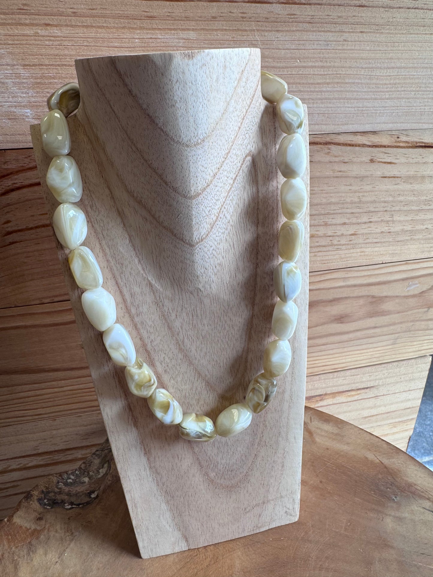 COLLIER RÉSINE - BEIGE