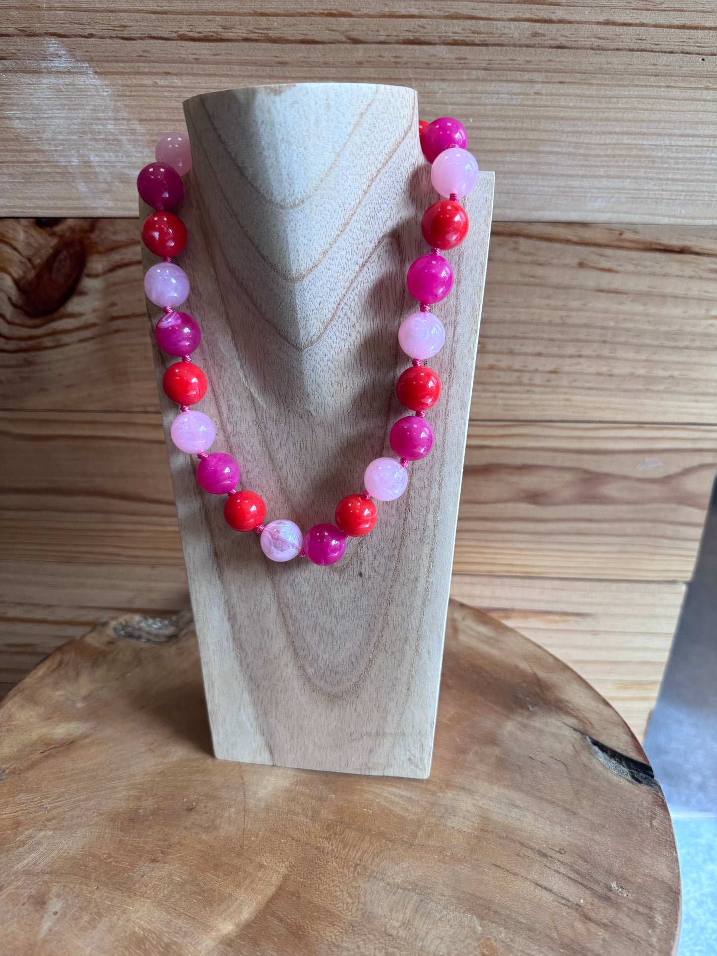 COLLIER RÉSINE - ROSE ET ROUGE