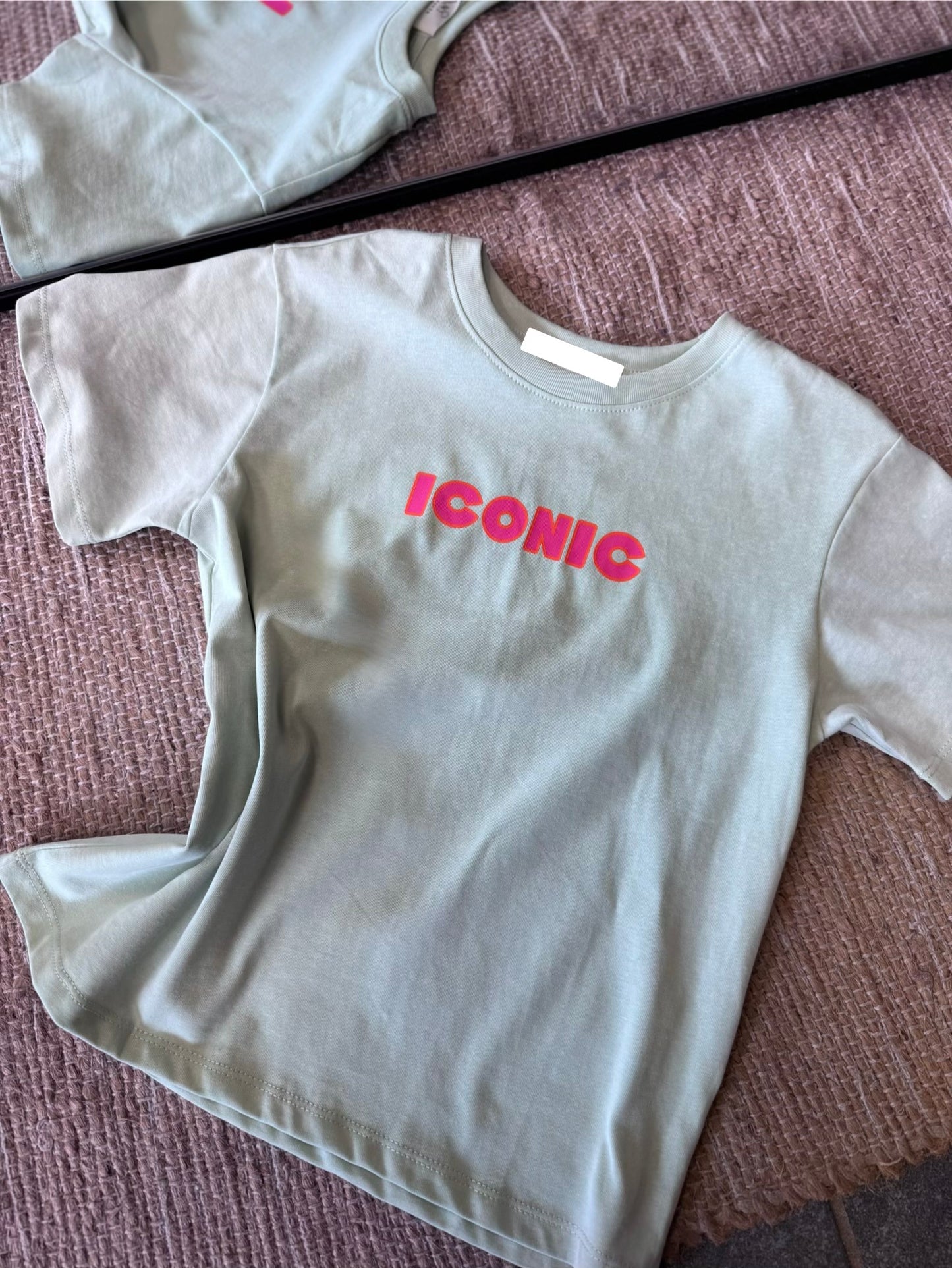 T-SHIRT ICONIC - VERT
