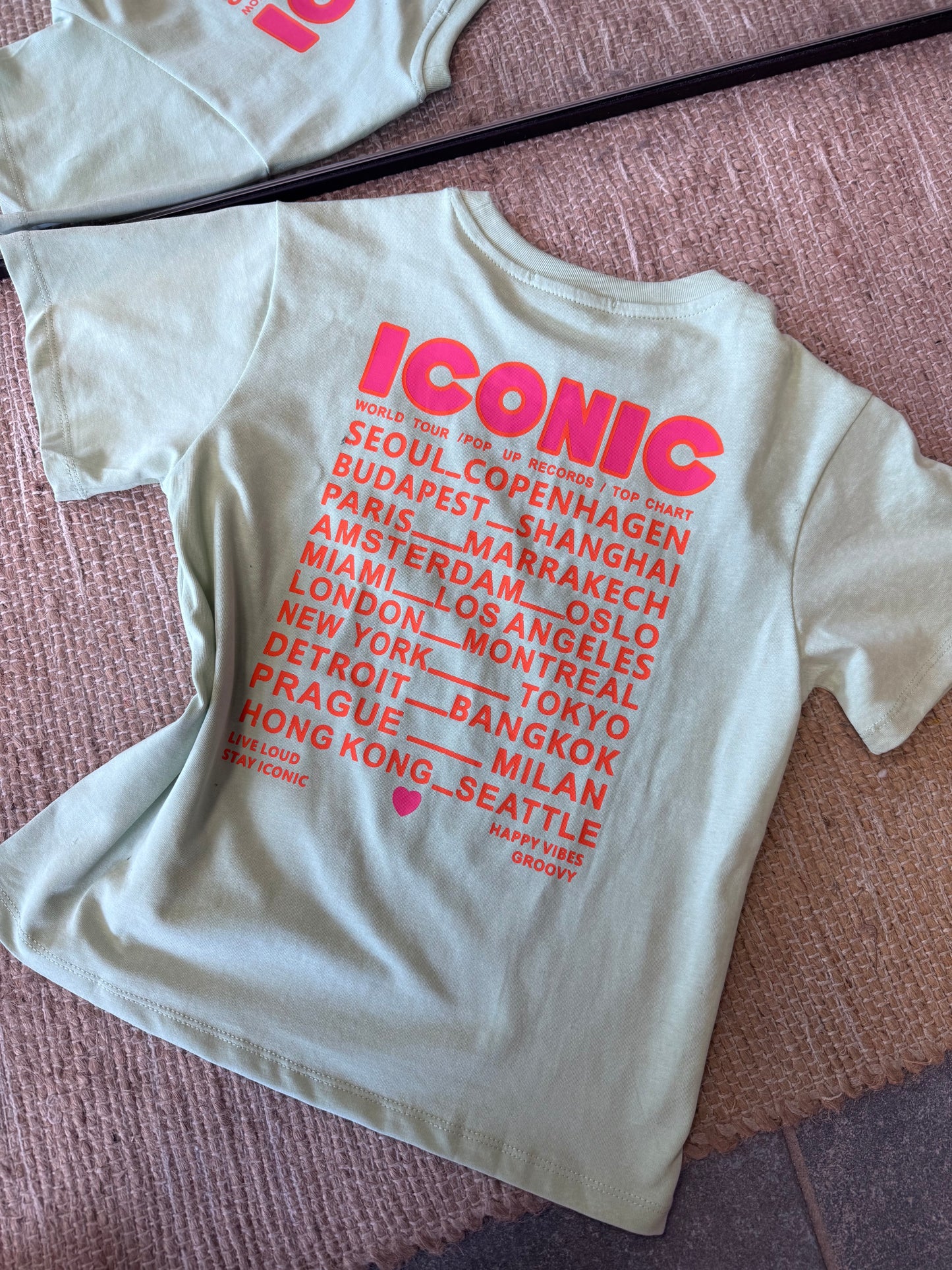 T-SHIRT ICONIC - VERT