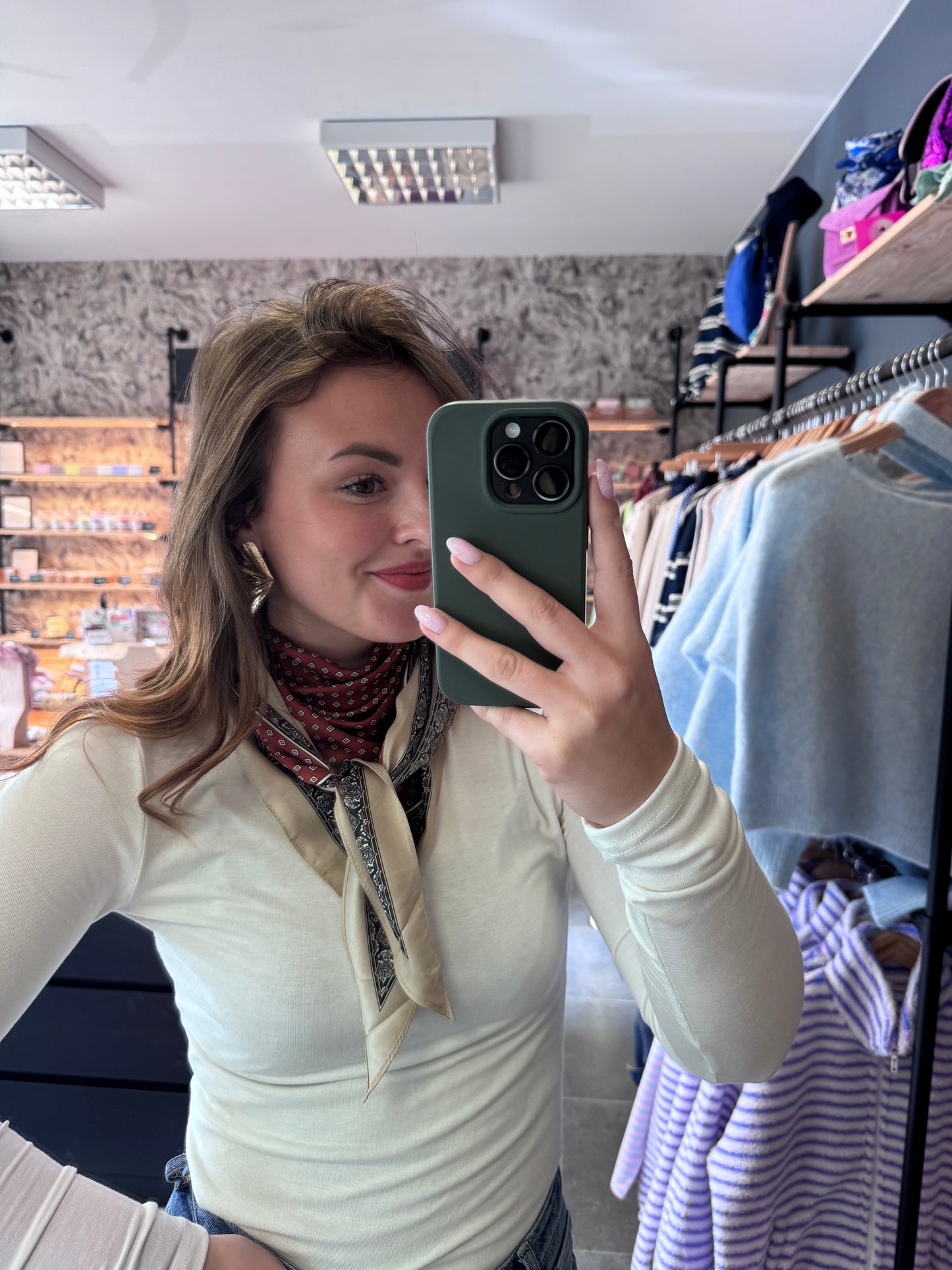 FOULARD TRIANGLE - ROUGE