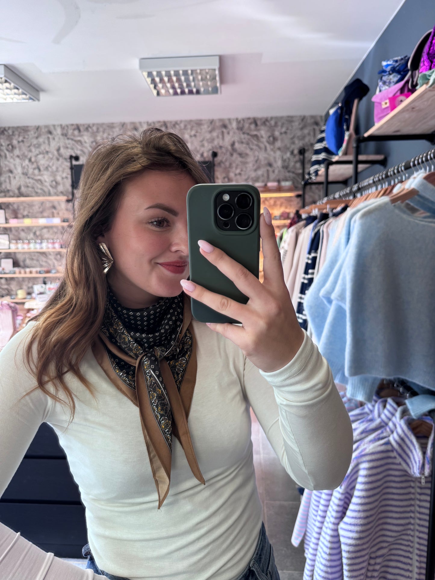 FOULARD TRIANGLE - NOIR