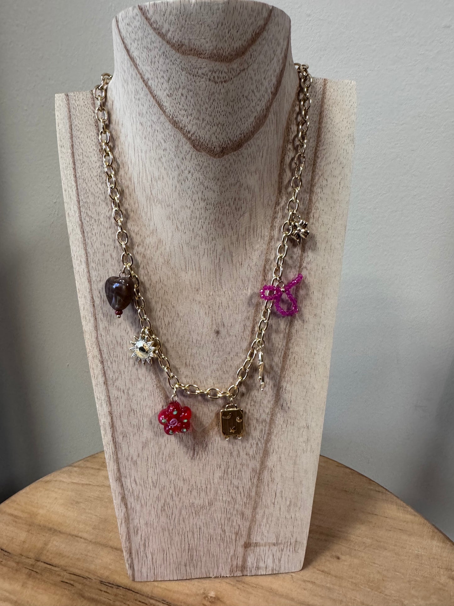 Collier Mano